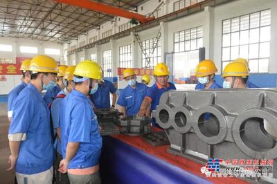 煙臺(tái)大學(xué)機(jī)電汽車工程學(xué)院的學(xué)生來(lái)方圓集團(tuán)實(shí)習(xí)